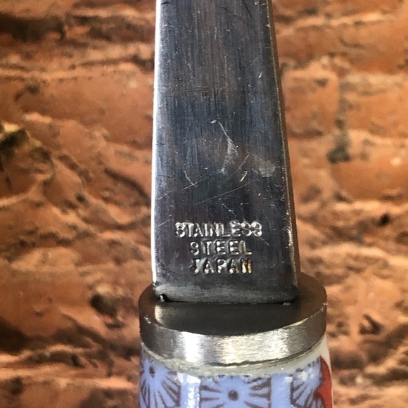 Recycled Blue Glass Wine Bottle Cheese Tray, Cheese Slicer, Server & Napkins - Picture 8 of 11